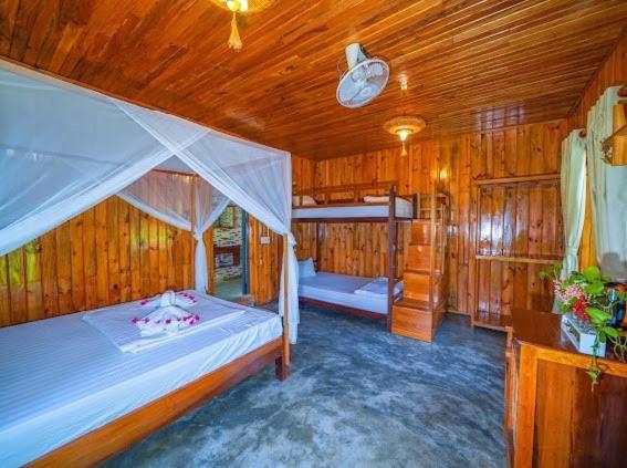 Jungle Boss Travel Lodge Фонгня Экстерьер фото