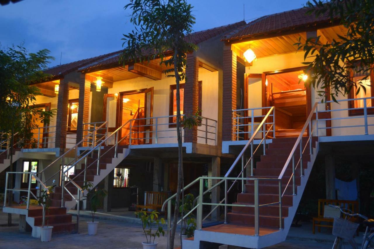 Jungle Boss Travel Lodge Фонгня Экстерьер фото
